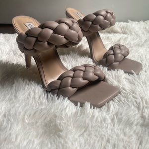 Steve Madden Kenley Taupe Thick braided strap pump. Size 9